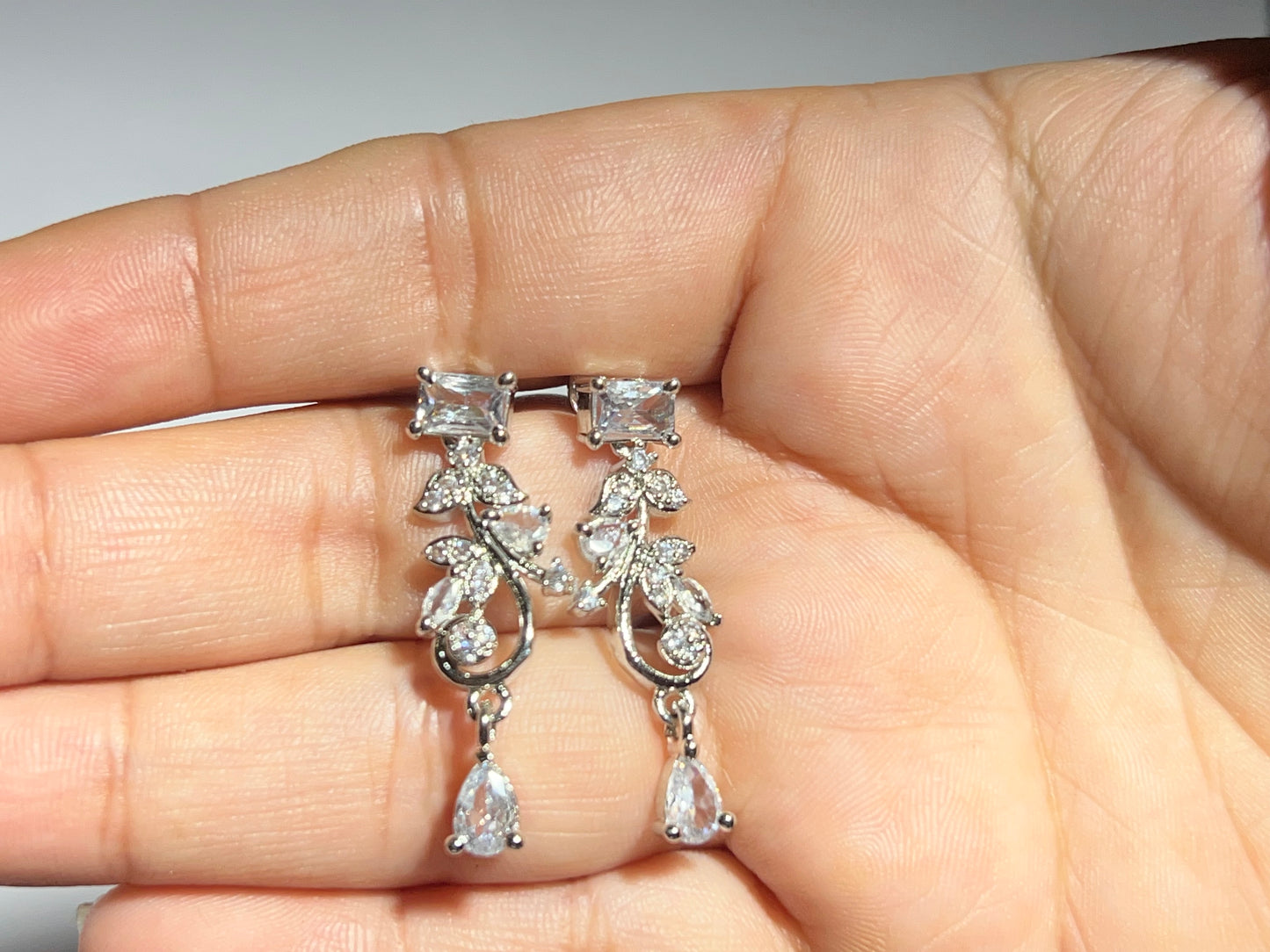 Elegant American Diamond Stone Necklace & Earring Set – Sparkling Bridal/Party Wear Jewelry