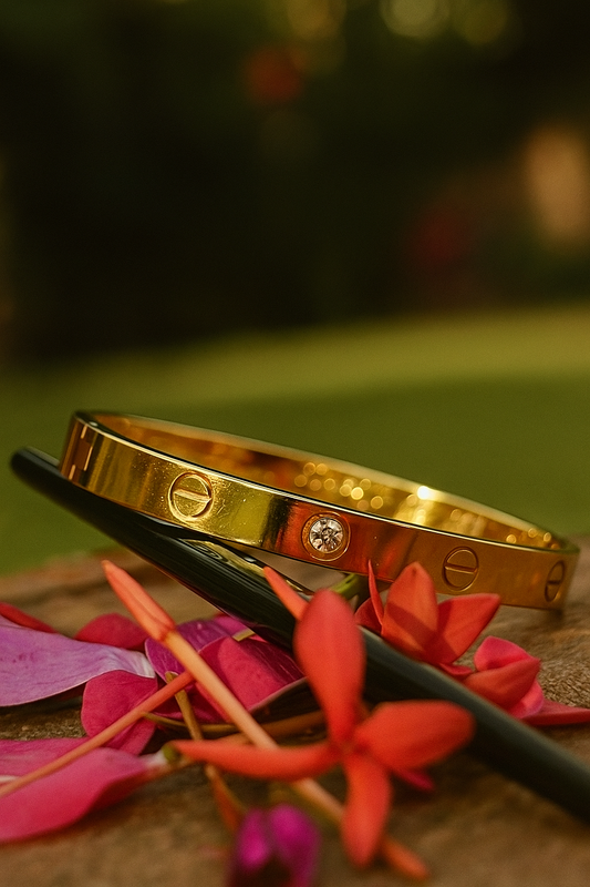 Luxury Gold-Plated Screw Design Bracelet with Crystal Accents